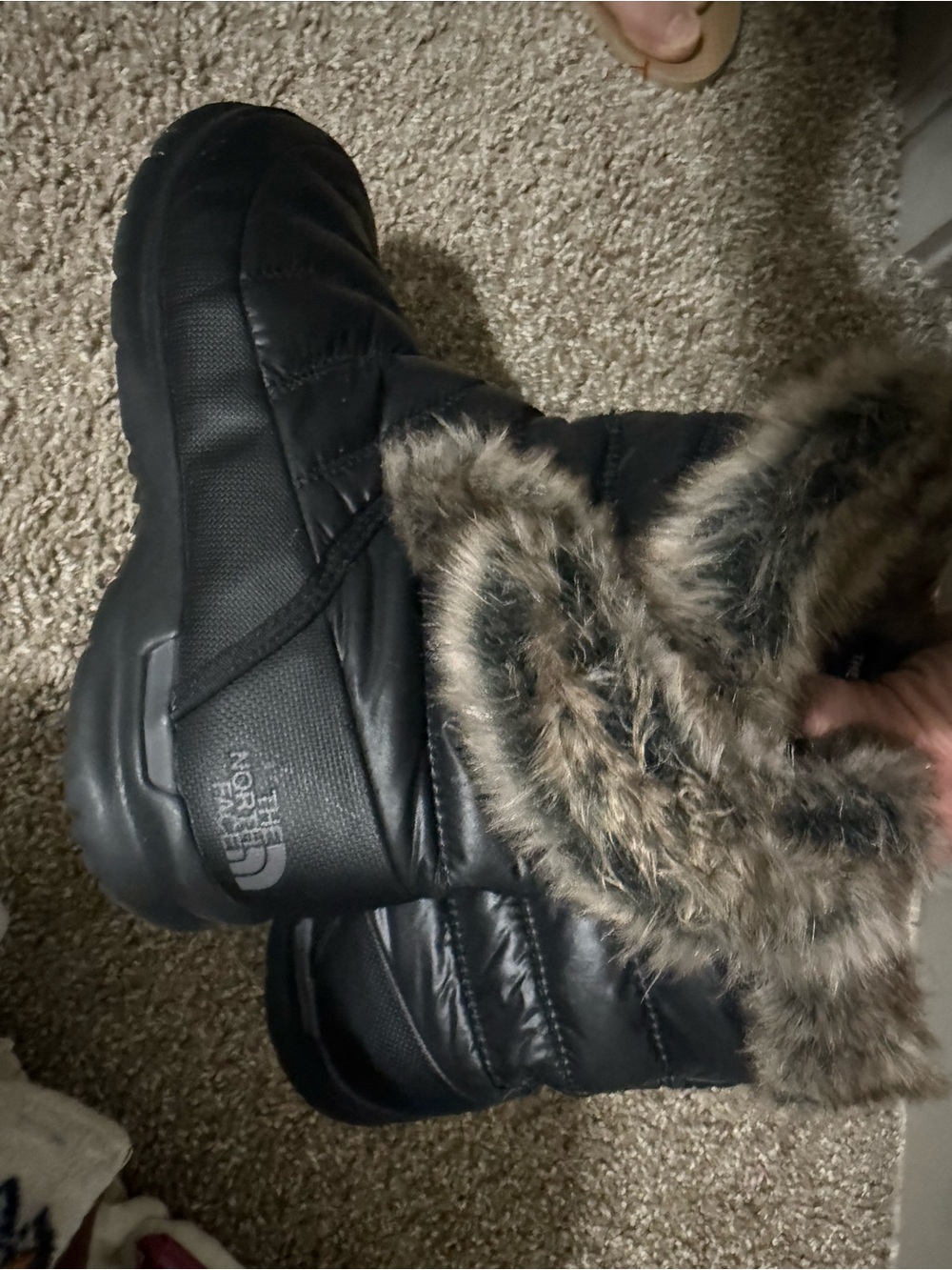 Women's North Face Black Faux-Fur Lined Winter Slip-On Boots - Picture 3 of 5